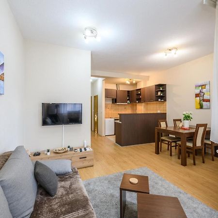 Lux Apartman D&N Svilajnac Buitenkant foto